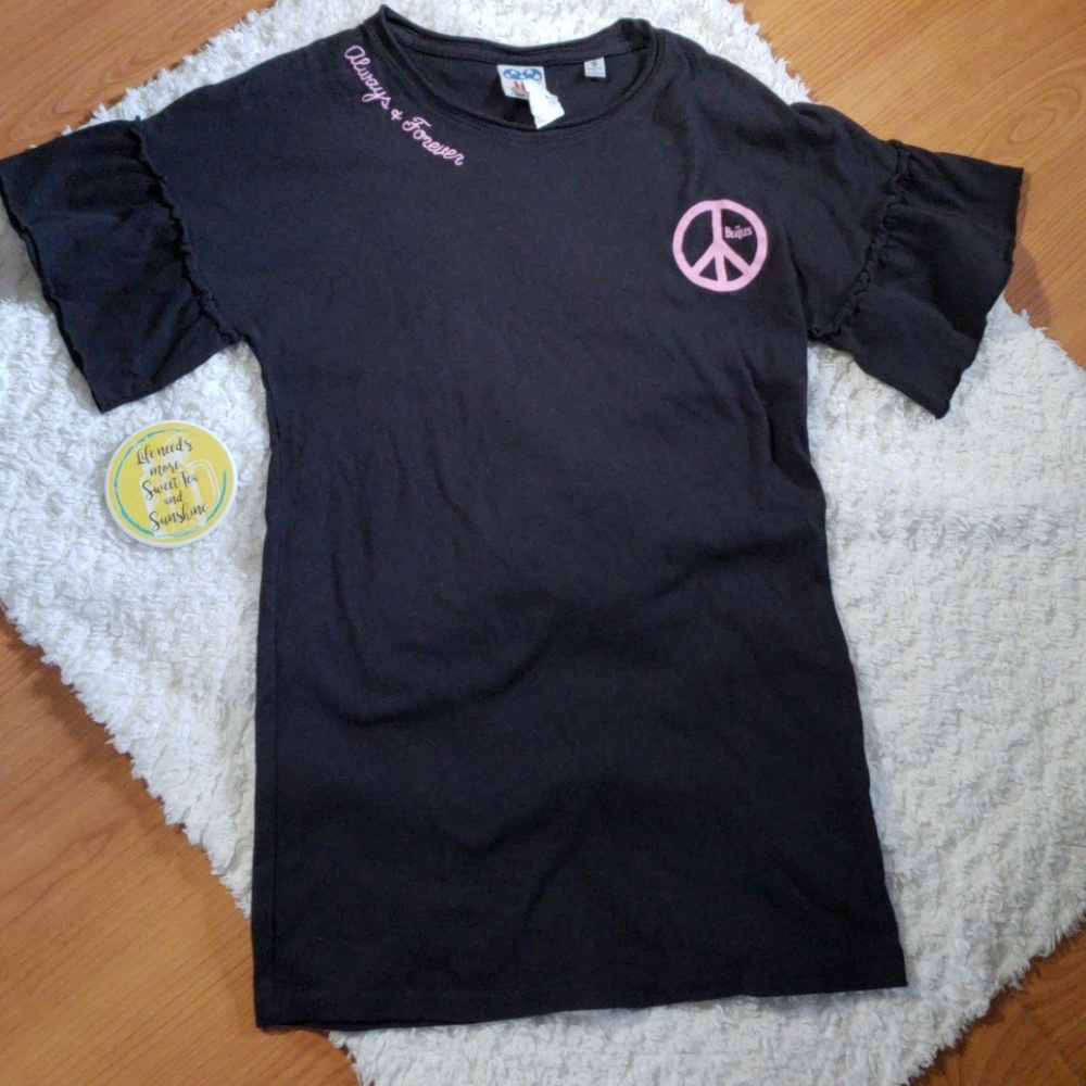 Junk Food graphic Beatles shirt Size S